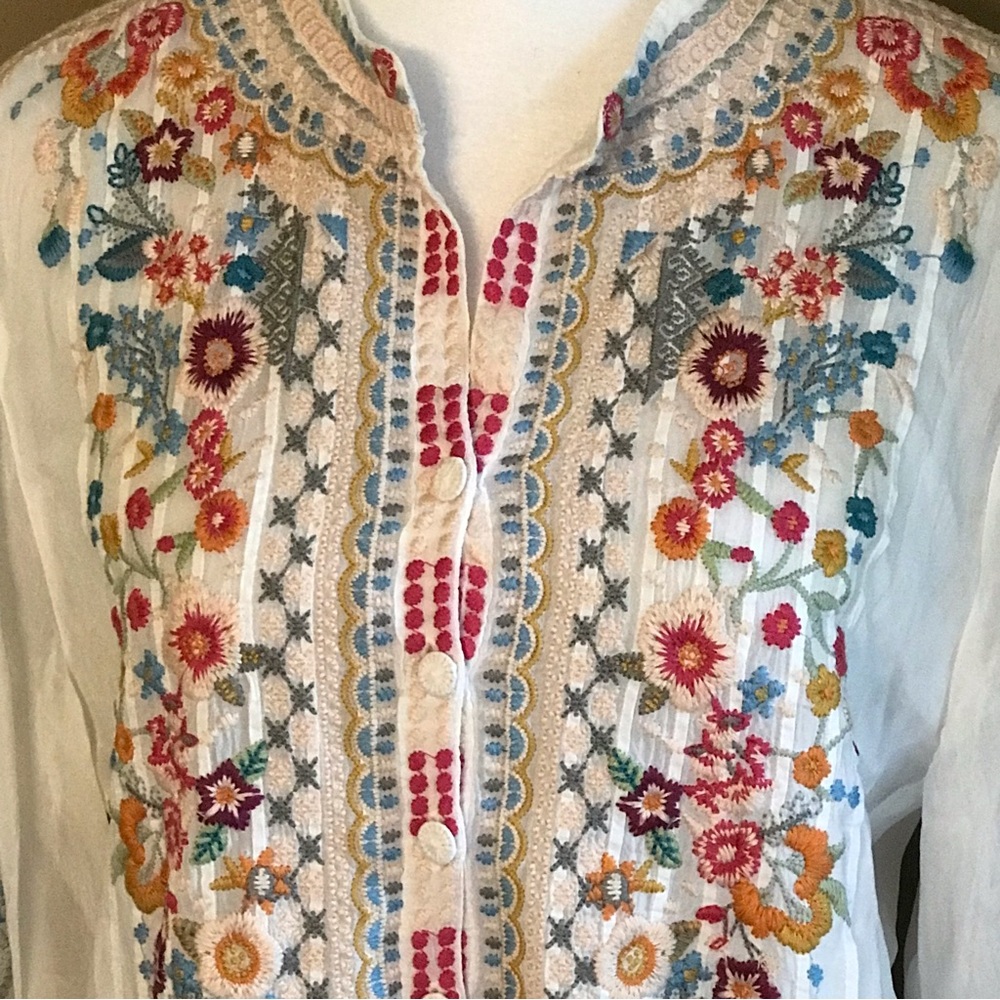 JOHNNY WAS White Rayon Tunic Blouse Top Colorful Floral EMBROIDERY Size Small - Picture 2 of 11